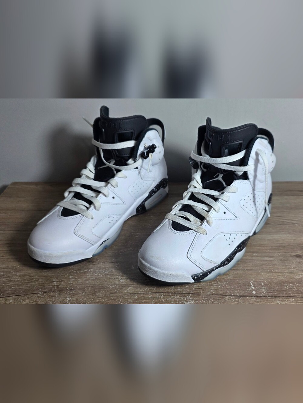 Air Jordan 6 Retro Reverse Oreo Size 9.5 Mens